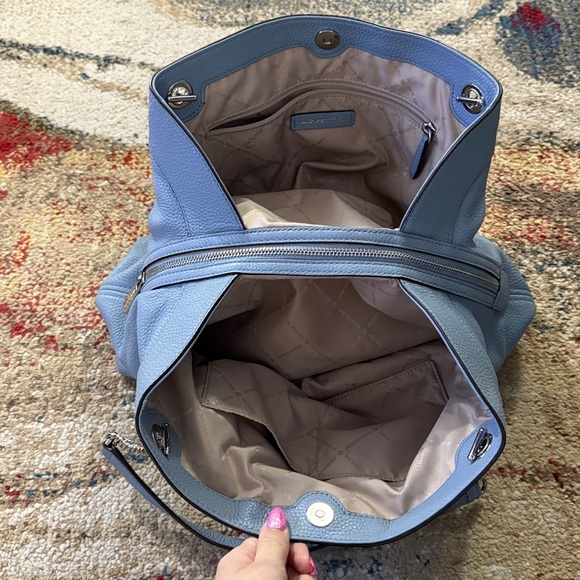 Michael Kors Jerset Soft Leather Chain Tote - Picture 11 of 12